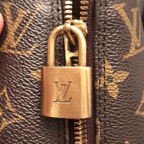 Louis Vuitton Alma Monogram Bag - Picture 5 of 8